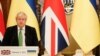 Джонсон заявив про «негайний пакет економічних санкцій» проти Росії