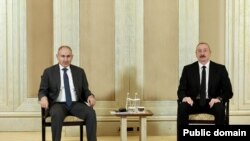 Нікол Пашыньян і Ільхам Аліеў на сустрэчы ў Аб’яднаных Арабскіх Эміратах 10 ліпеня 2025 году. Ілюстрацыйнае фота