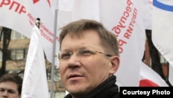 Депутат Государственной думы Владимир Рыжнов на митинге