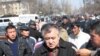 Март ыңкылабынын беш жылдыгын майрамдоо алдында "Ак шумкар" партиясынын мүчөлөрүн көчө акциясынын учурунда милиция кармап кетти.