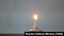 Гіперзвукова ракета «Циркон», запущена з російського фрегата «Адмірал Горшков» під час випробувань у Білому морі, 7 жовтня 2020 року