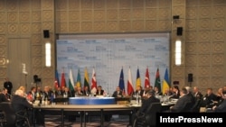 Круглий стіл під час Енергетичної конференції в Батумі, 14 січня 2010 року