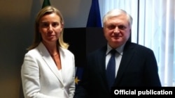 Ֆեդերիկա ‪Մոգերինին և Էդվարդ Նալբանդյանը Բրյուսելում, արխիվ